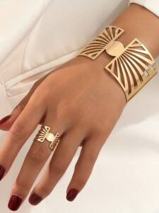 women's nackles, trending